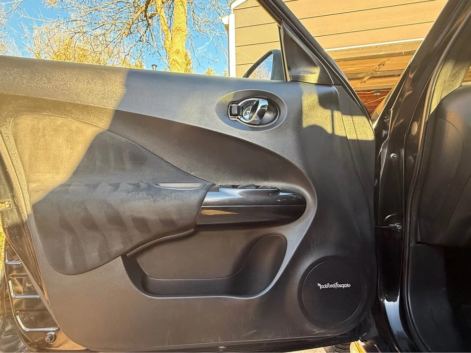 2015 Nissan Juke - Image 13 of 16