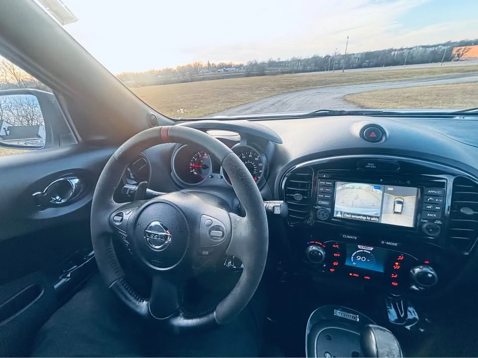 2015 Nissan Juke - Image 8 of 16