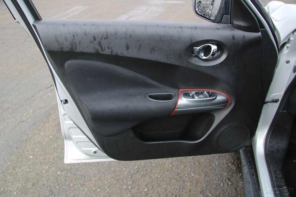 2015 Nissan Juke - Image 10 of 21