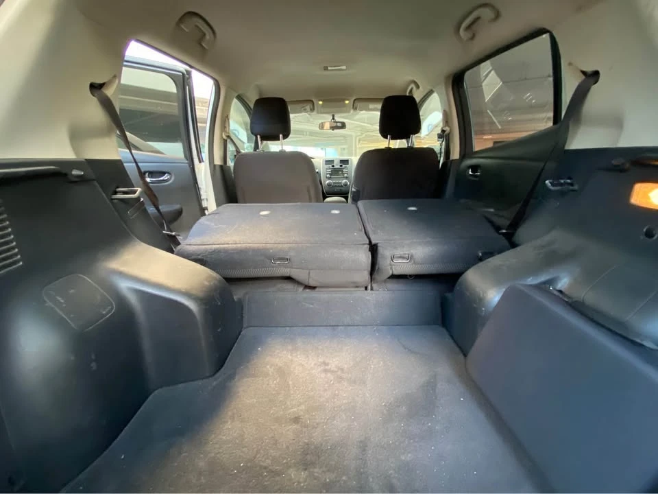 2015 Nissan Leaf - Image 10 of 13