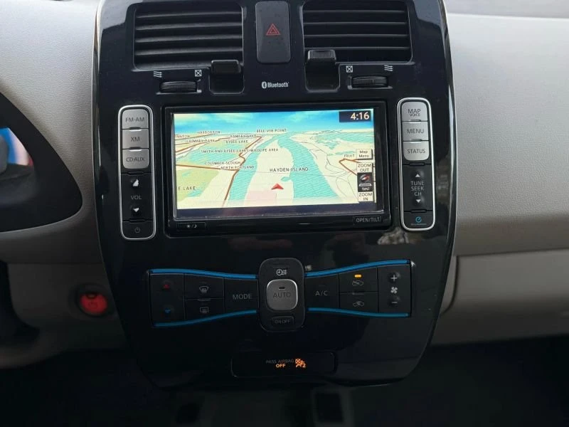 2015 Nissan Leaf - Image 13 of 20