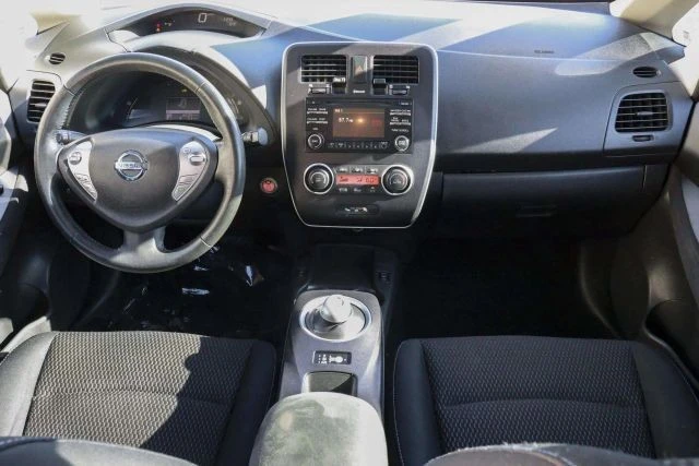 2015 Nissan Leaf - Image 18 of 21