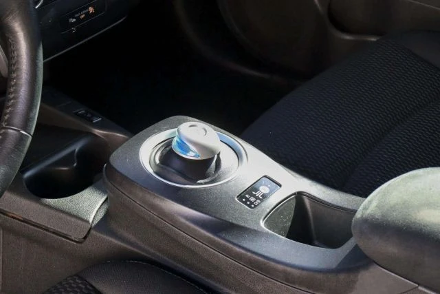 2015 Nissan Leaf - Image 19 of 21