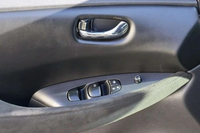 2015 Nissan Leaf - Image 15 of 21