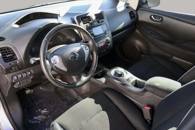 2015 Nissan Leaf - Image 16 of 21