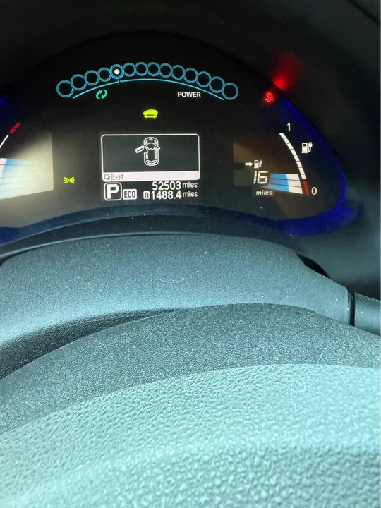 2015 Nissan Leaf - Image 8 of 10