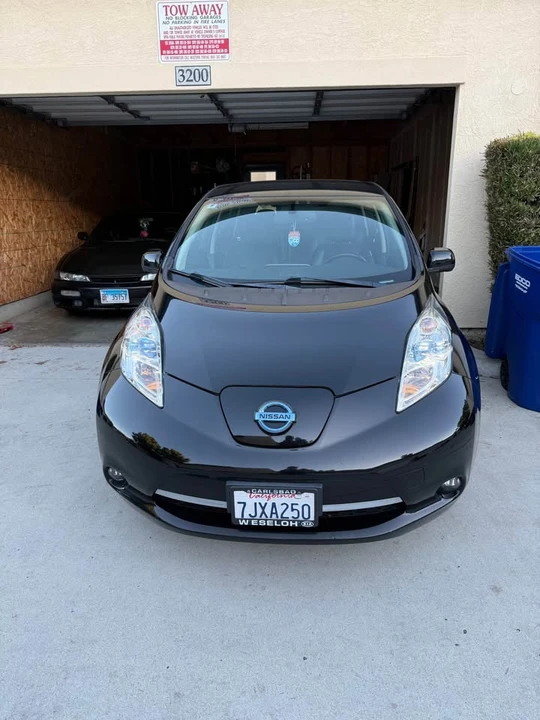 2015 Nissan Leaf - Image 2 of 10