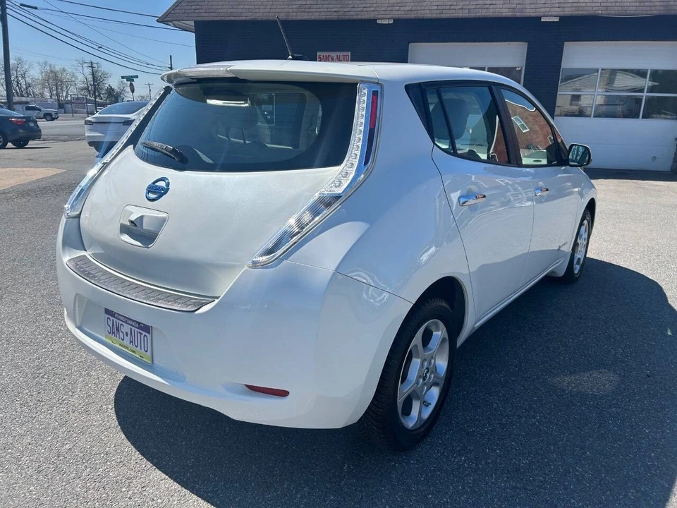 2015 Nissan Leaf - Image 4 of 21