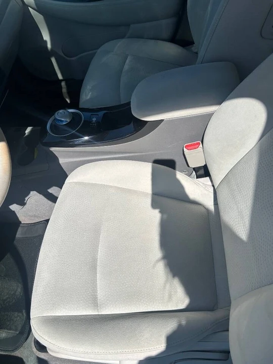 2015 Nissan Leaf - Image 13 of 21