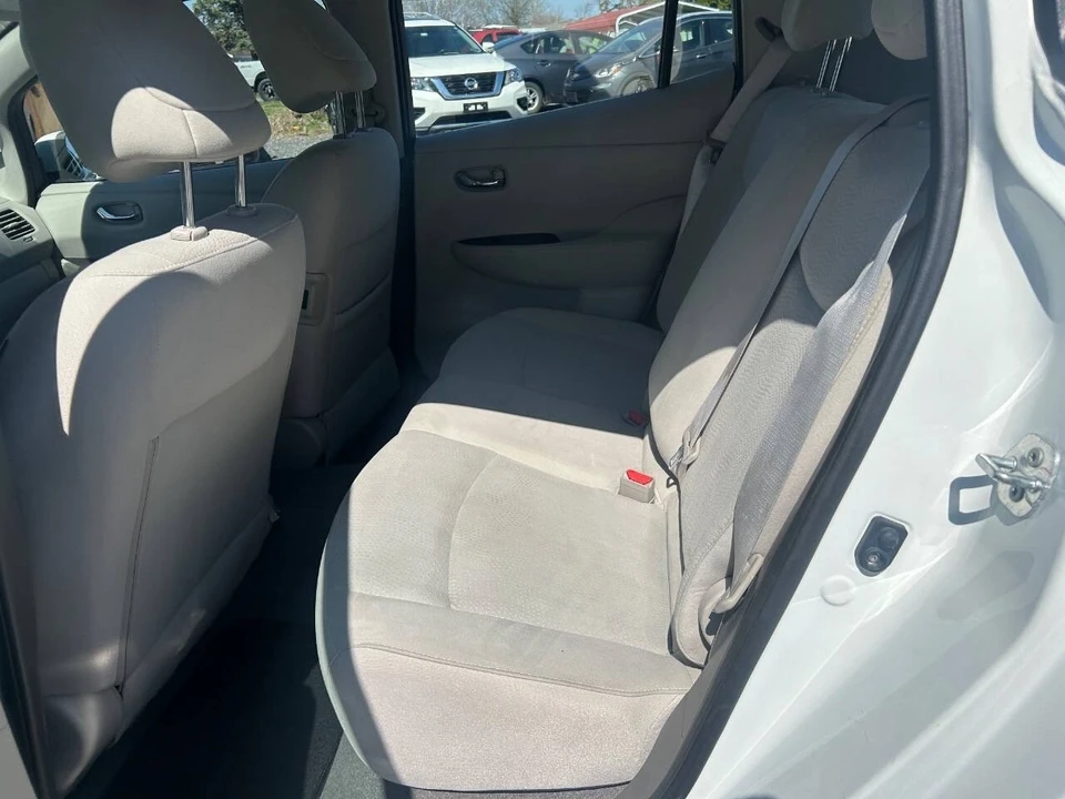 2015 Nissan Leaf - Image 14 of 21