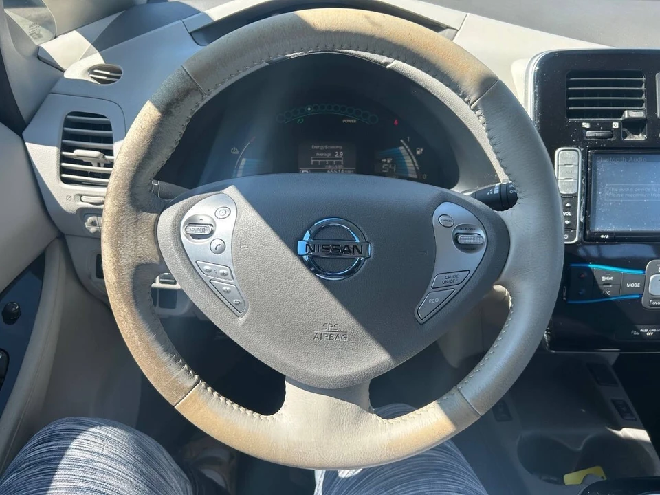 2015 Nissan Leaf - Image 20 of 21
