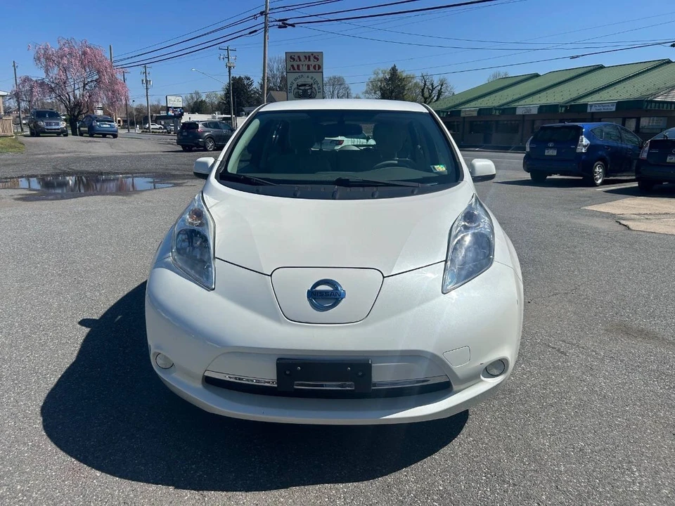 2015 Nissan Leaf - Image 2 of 21