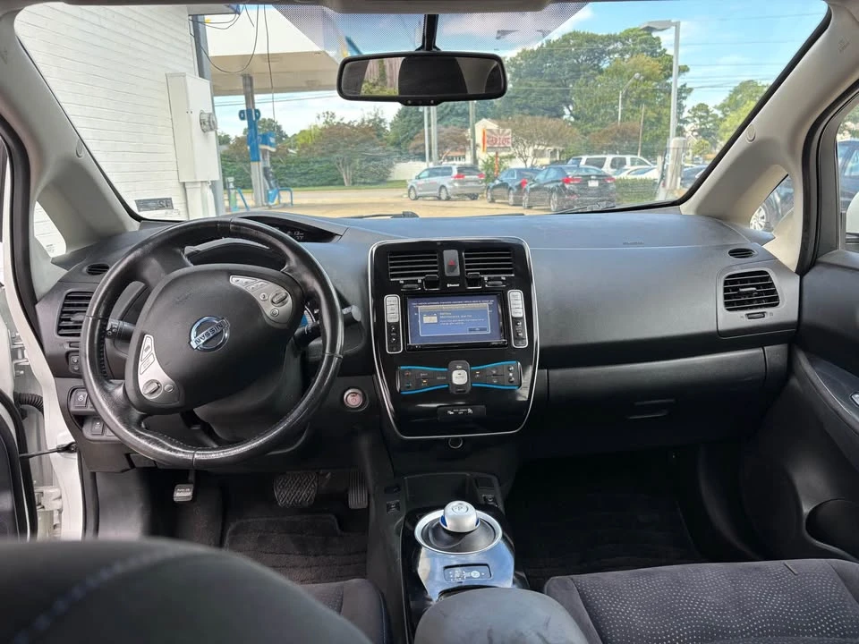 2015 Nissan Leaf - Image 4 of 9