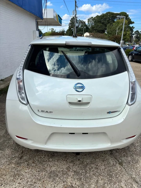 2015 Nissan Leaf - Image 2 of 9
