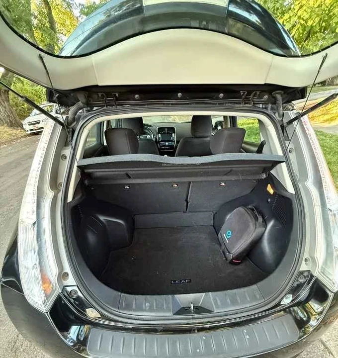 2015 Nissan Leaf - Image 9 of 12