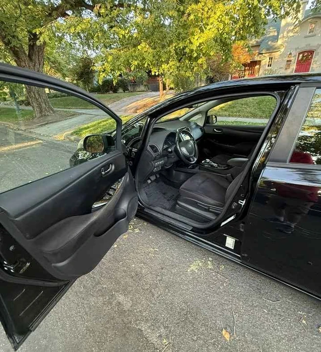 2015 Nissan Leaf - Image 12 of 12