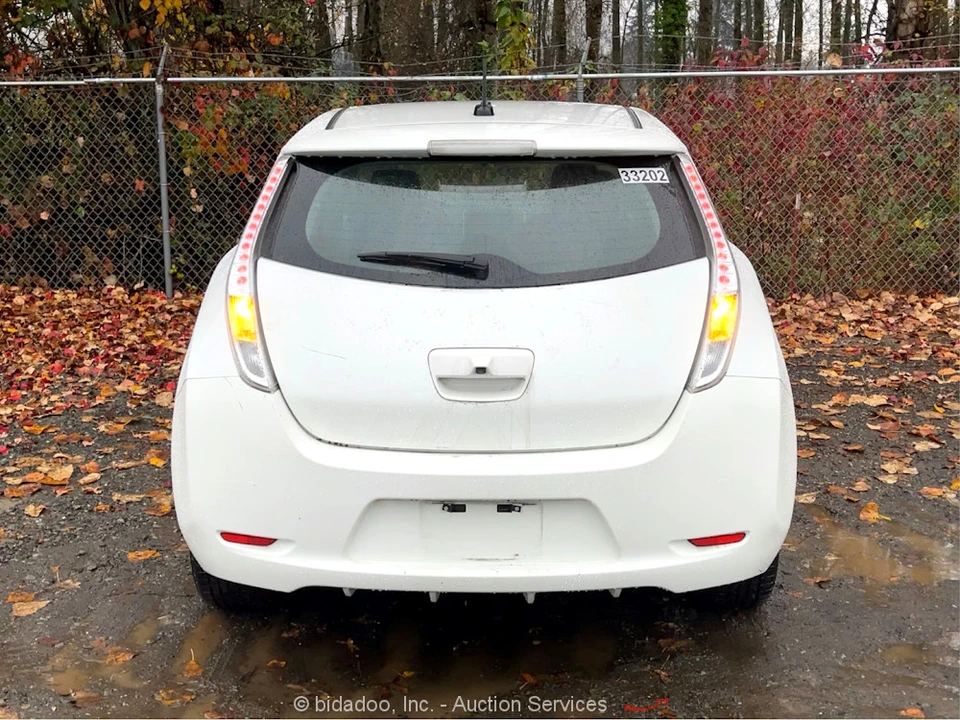 2015 Nissan Leaf - Image 8 of 12