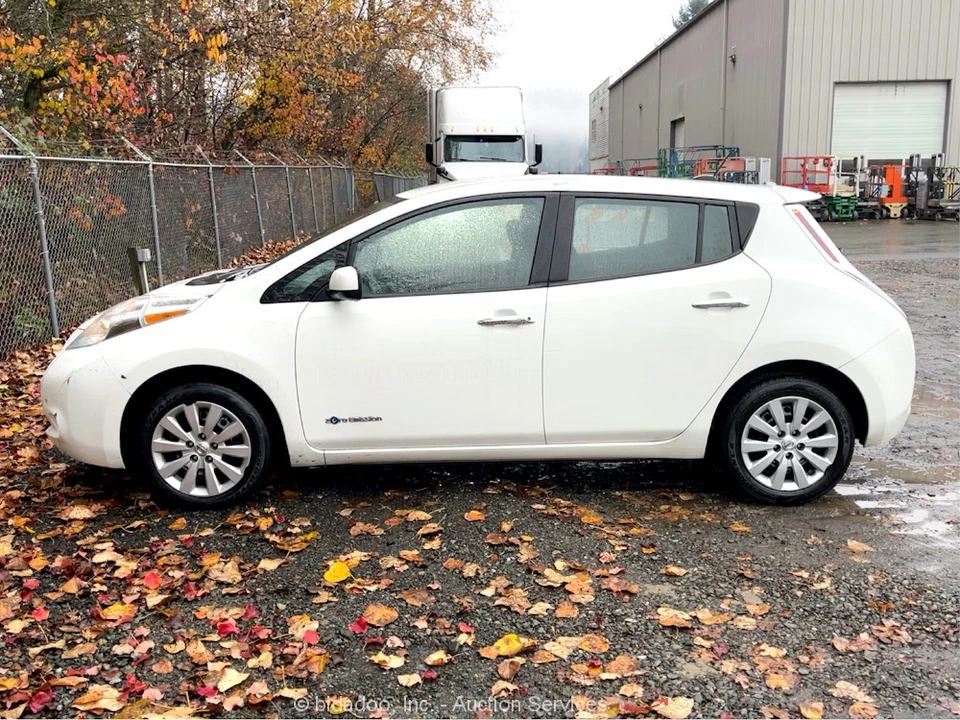 2015 Nissan Leaf - Image 5 of 12