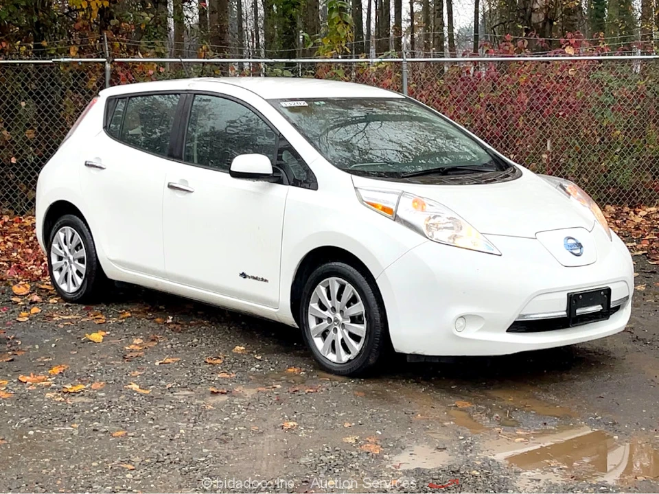 2015 Nissan Leaf - Image 2 of 12