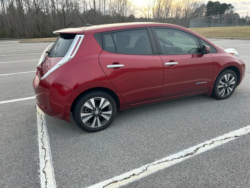 2015 Nissan Leaf - Image 8 of 14