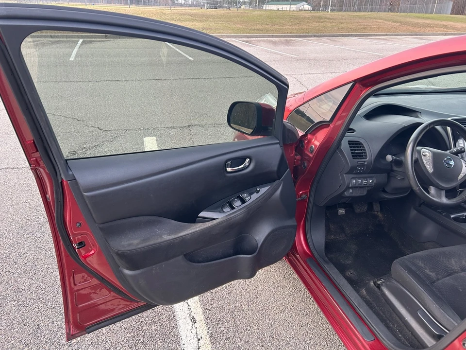 2015 Nissan Leaf - Image 12 of 14