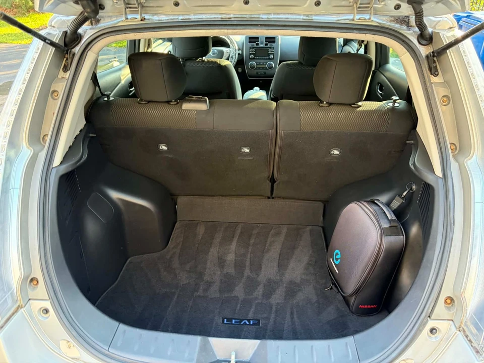 2015 Nissan Leaf - Image 2 of 16