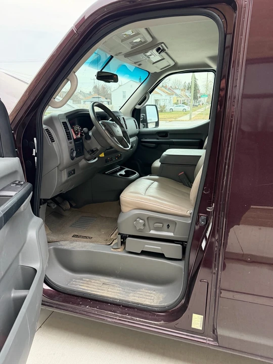 2015 Nissan NV3500 - Image 17 of 21