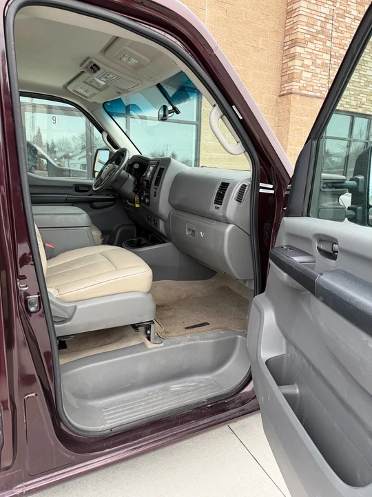 2015 Nissan NV3500 - Image 19 of 21