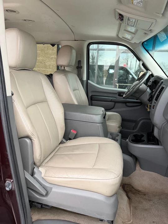 2015 Nissan NV3500 - Image 18 of 21