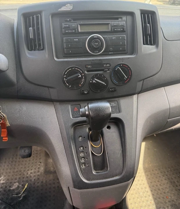 2015 Nissan NV - Image 5 of 5