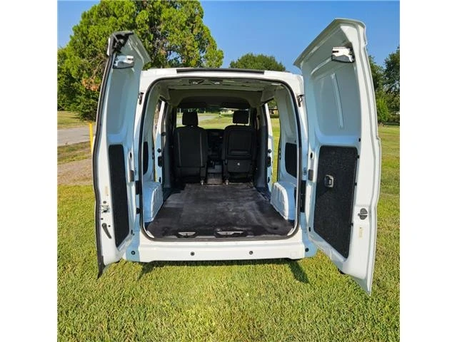 2015 Nissan NV - Image 10 of 15