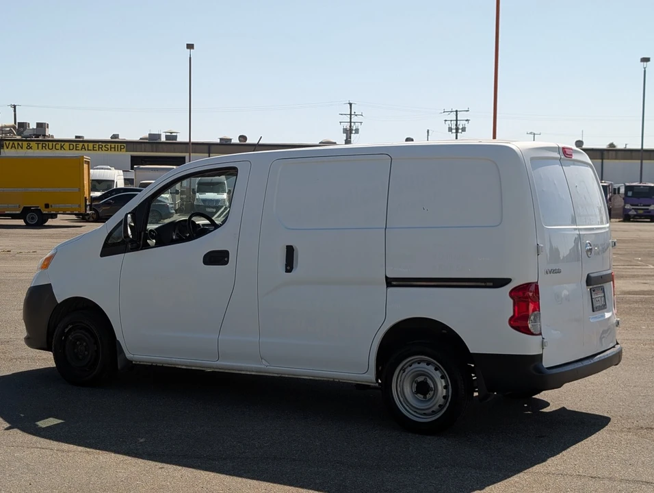 2015 Nissan NV - Image 5 of 12