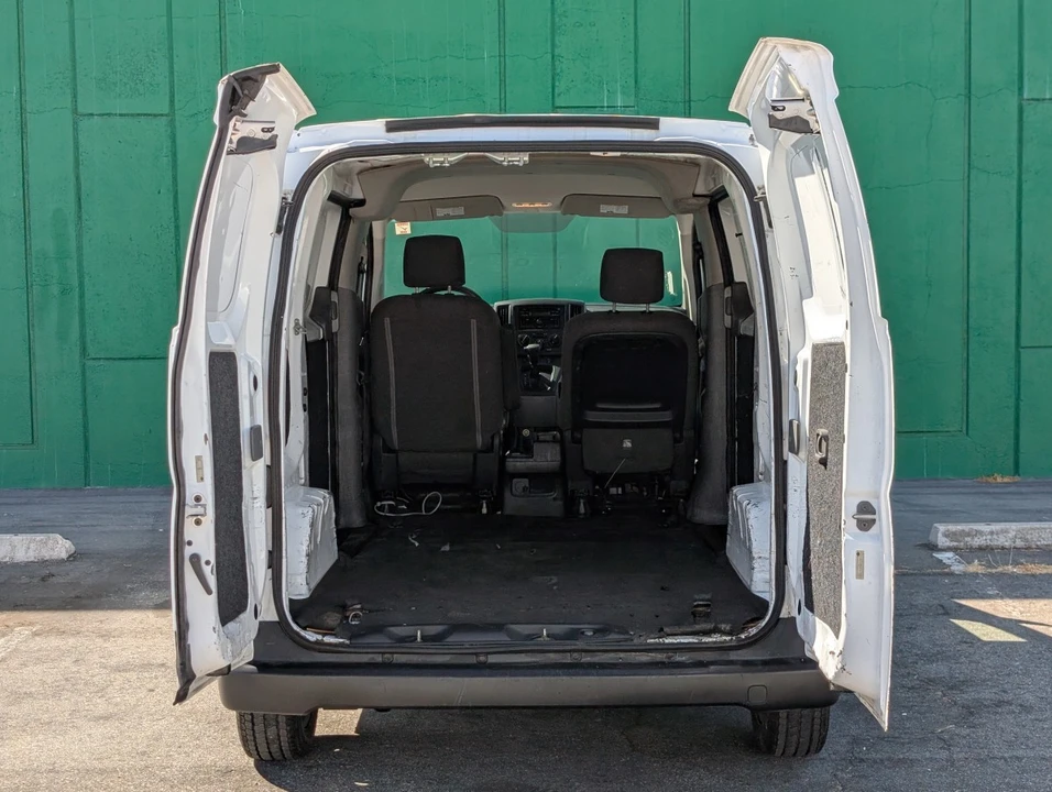 2015 Nissan NV - Image 12 of 12