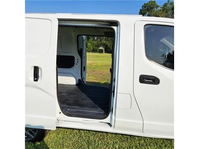 2015 Nissan NV - Image 7 of 15