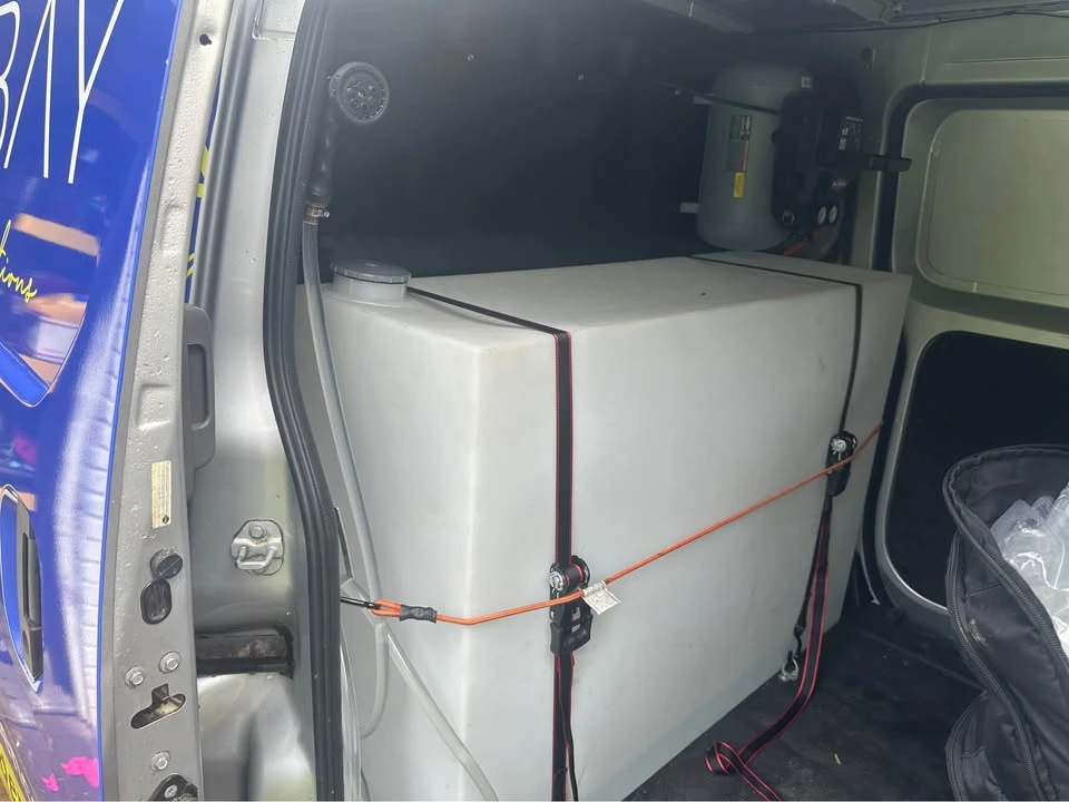2015 Nissan NV - Image 2 of 7