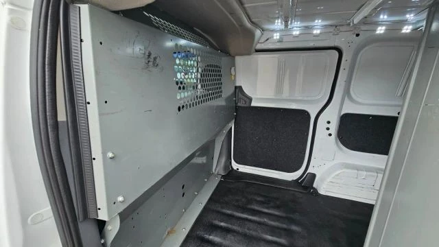 2015 Nissan NV - Image 20 of 21