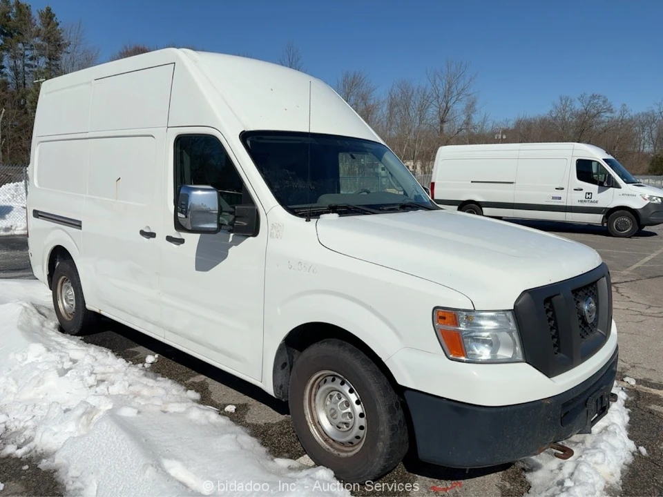 2015 Nissan NV3500 - Image 2 of 12