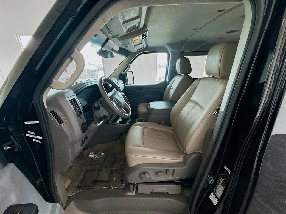 2015 Nissan NV3500 - Image 2 of 31