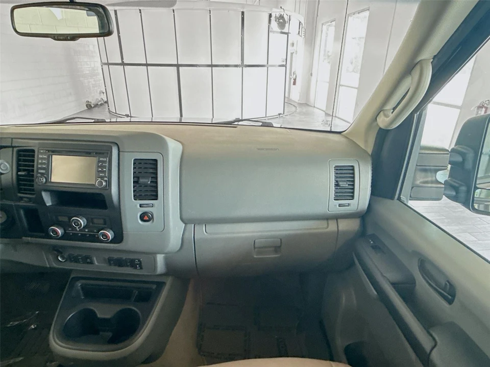 2015 Nissan NV3500 - Image 22 of 31