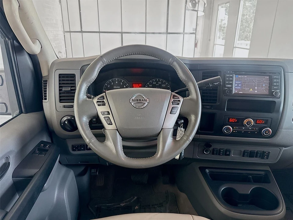 2015 Nissan NV3500 - Image 3 of 31