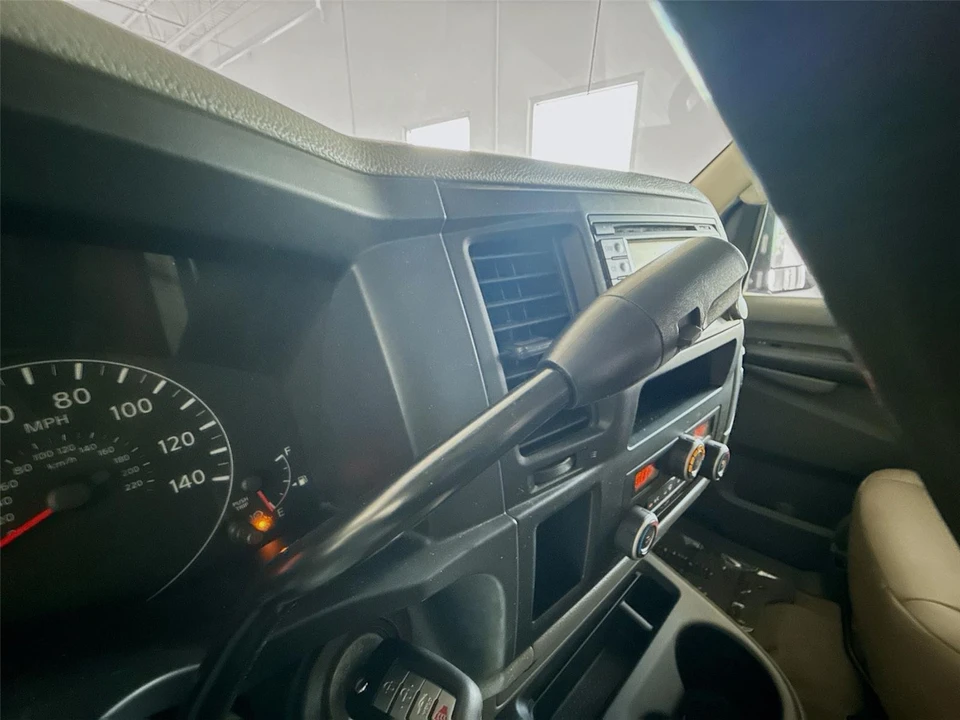 2015 Nissan NV3500 - Image 7 of 31