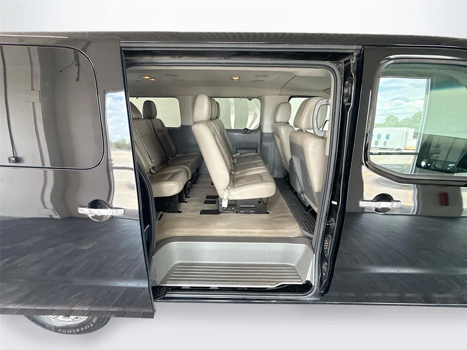 2015 Nissan NV3500 - Image 20 of 31