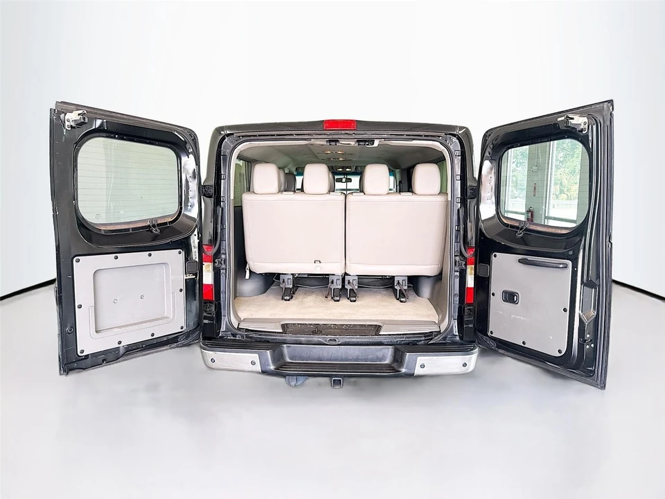 2015 Nissan NV3500 - Image 19 of 31
