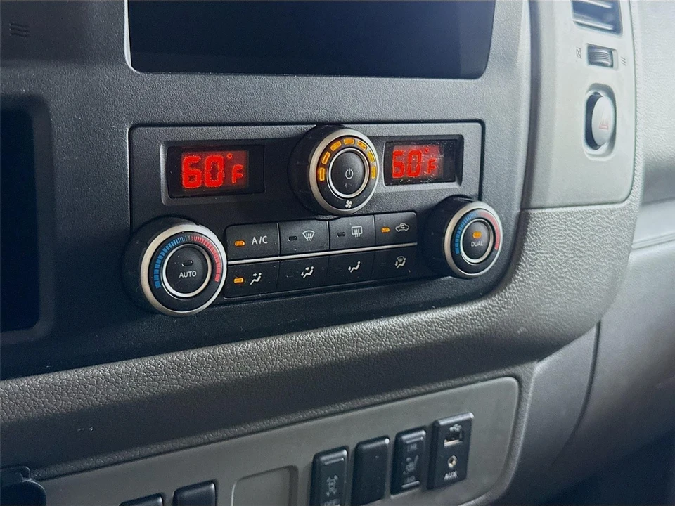 2015 Nissan NV3500 - Image 14 of 31