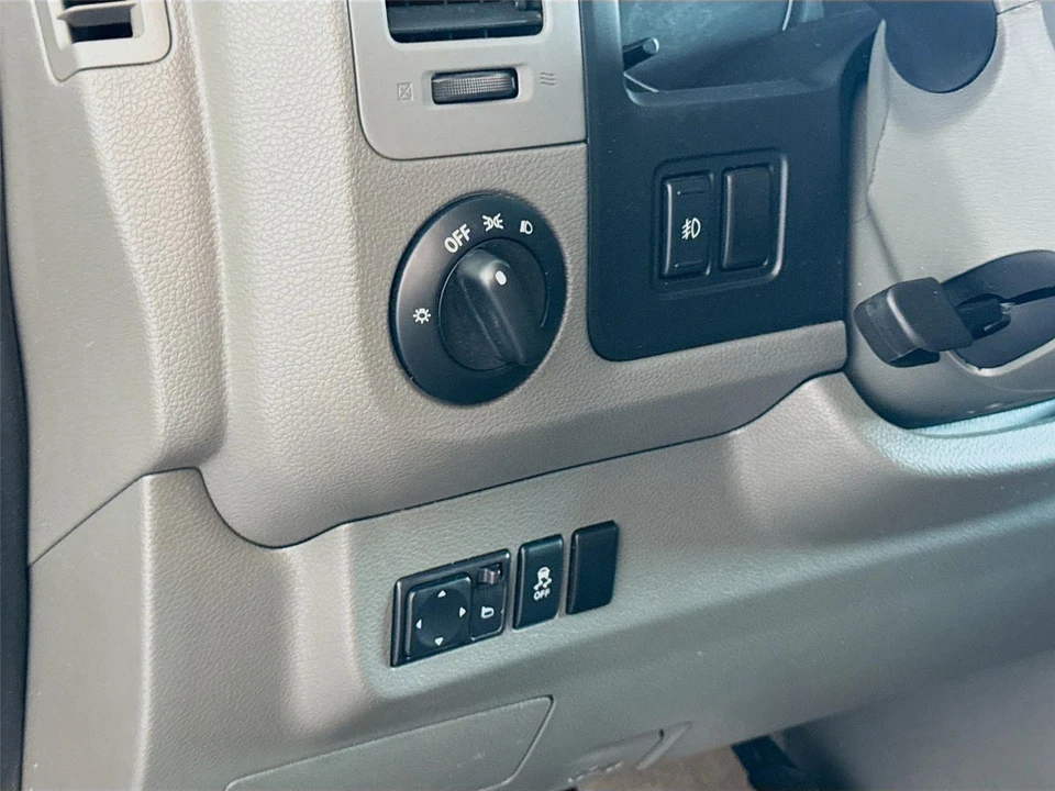 2015 Nissan NV3500 - Image 8 of 31