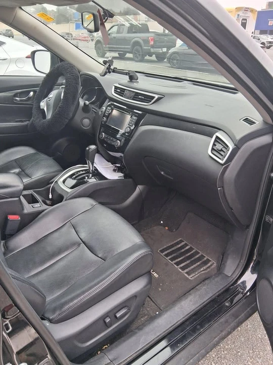 2015 Nissan Rogue - Image 3 of 5