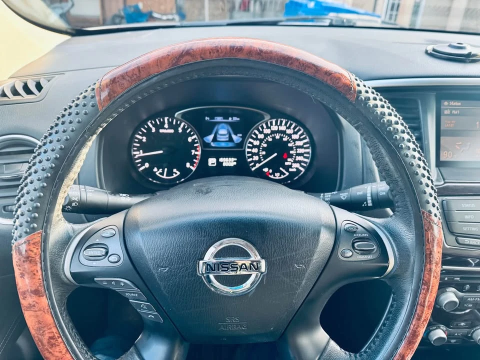 2015 Nissan Pathfinder 4th Gen - Image 9 of 14