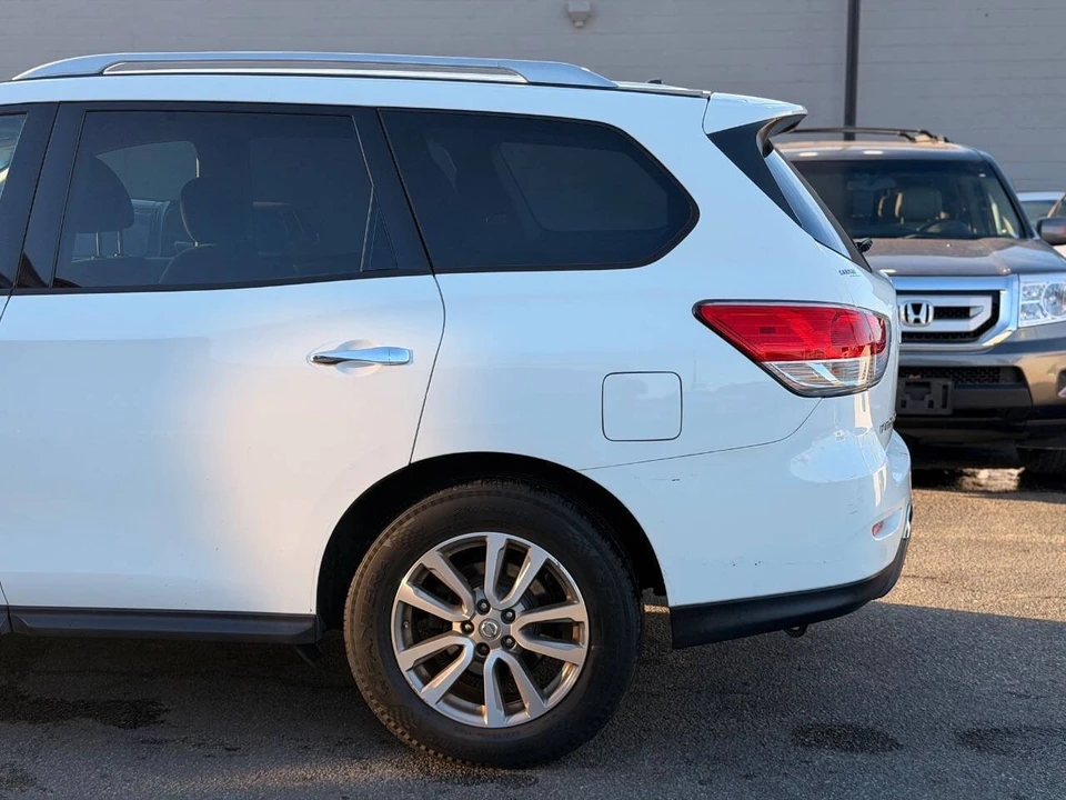 2015 Nissan Pathfinder 4th Gen - Image 7 of 14