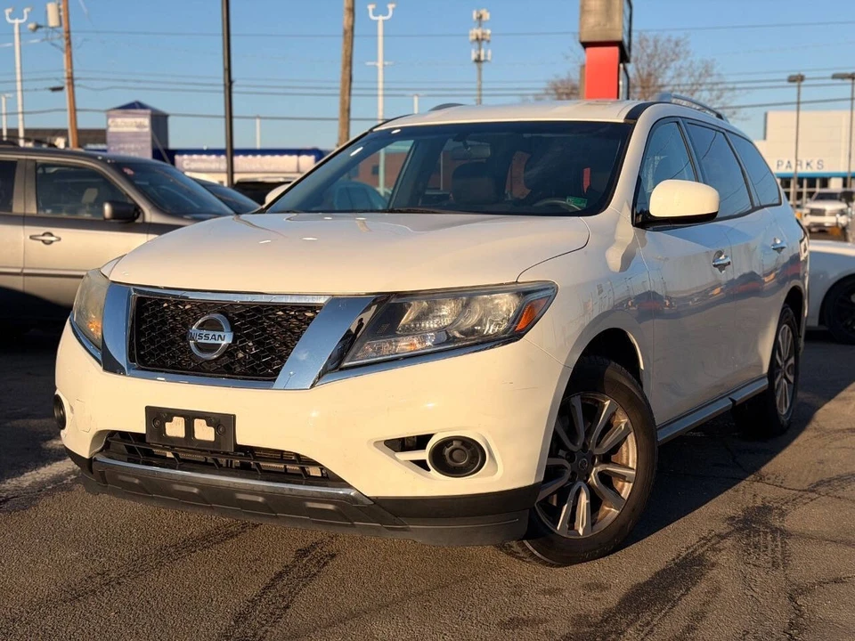 2015 Nissan Pathfinder 4th Gen - Image 2 of 14