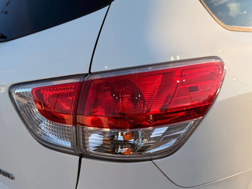 2015 Nissan Pathfinder 4th Gen - Image 10 of 14